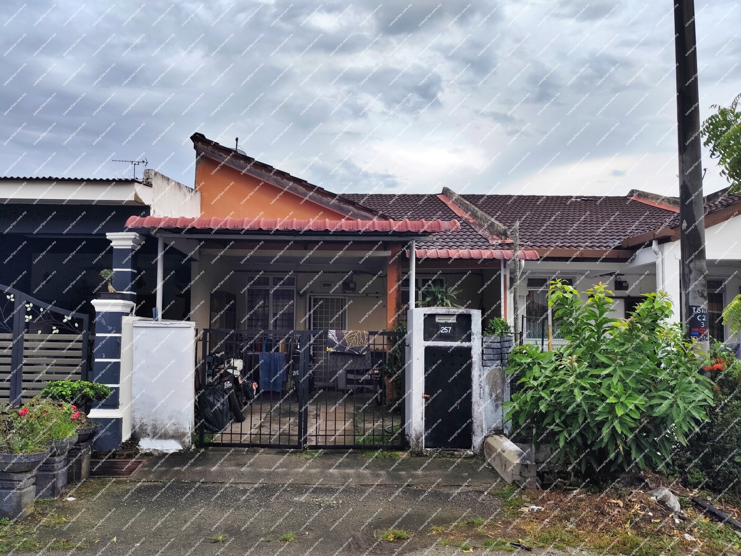 [7 min to Mambau Business Center] 1 Storey Terrace House [Close to AEON Mall Seremban 2]