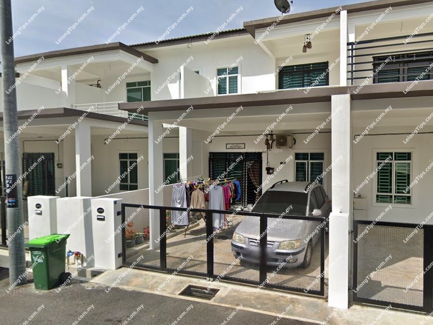 1.5 Storey Terrace House