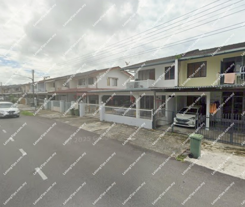 2 Storey Terrace House, Corner Lot [5 min to Aeroville Mall & CityONE Megamall Kuching; 6 min to Vivacity Megamall & The Spring Shopping Mall]