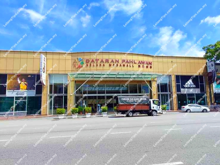 [A prime spot frequented by tourists] Retail Lot [4 min to the vibrant Jonker Walk, rich in heritage and culture]