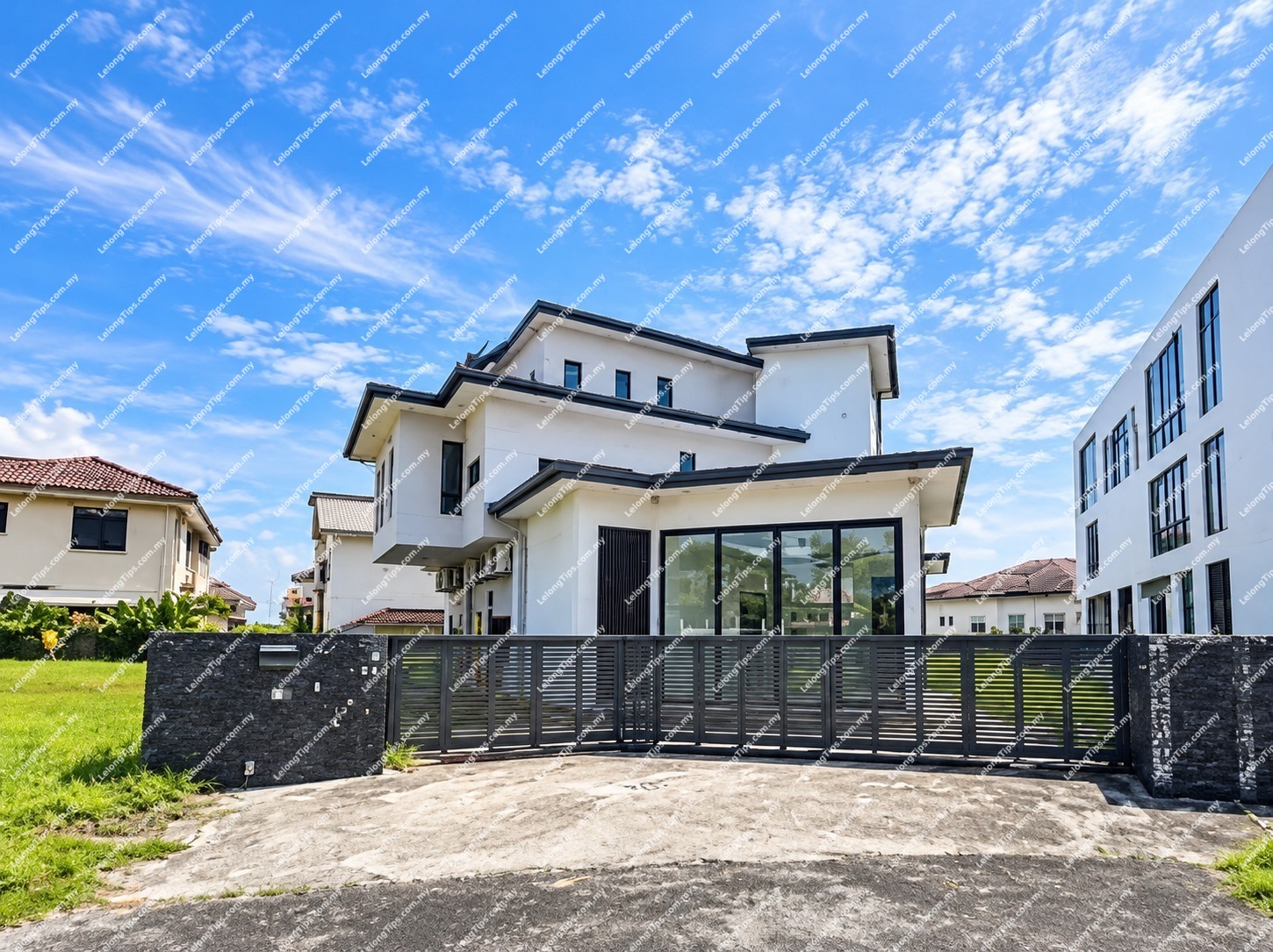 3 Storey Detached House