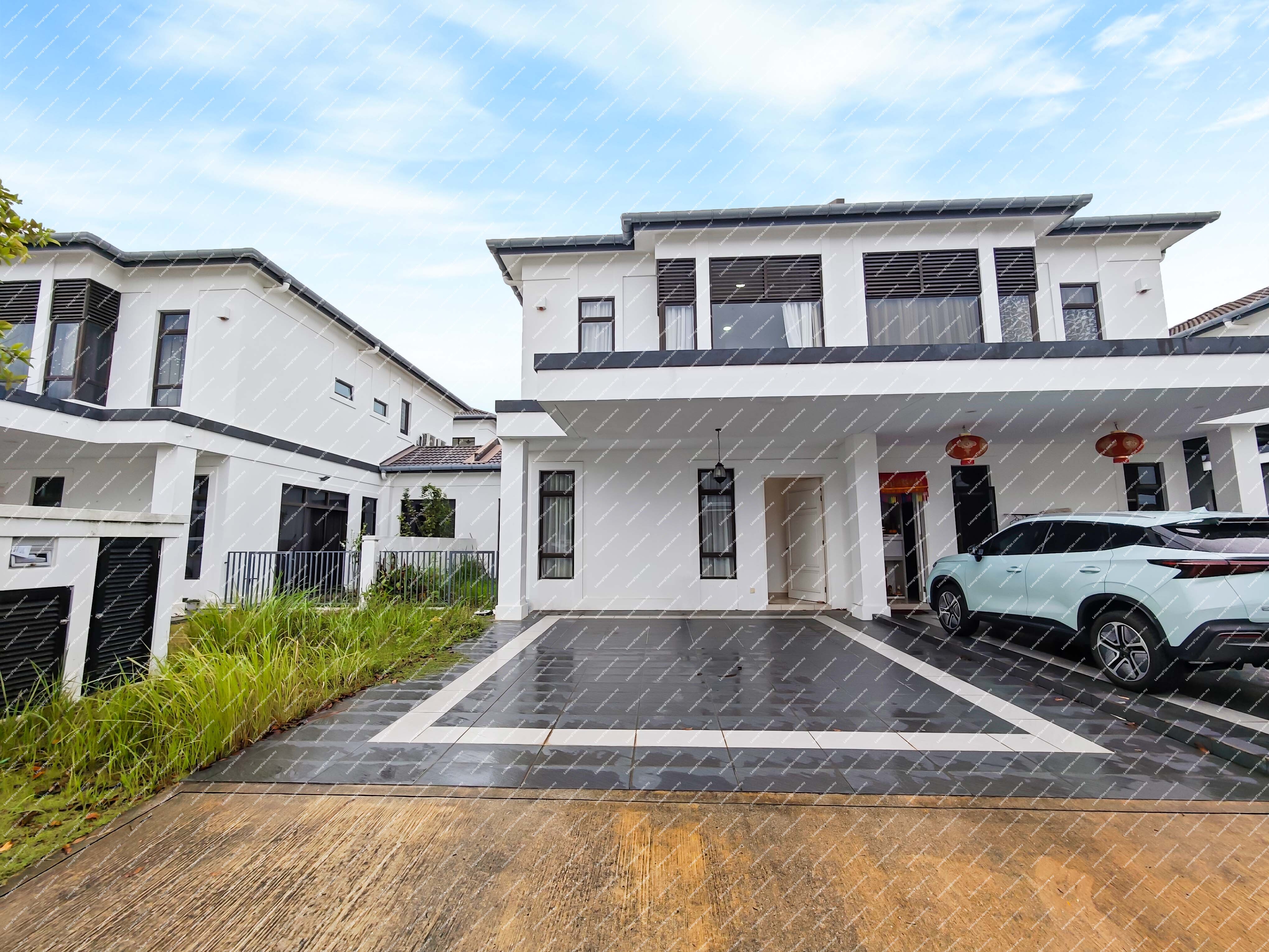 [Partial Furnished; Avenham; Terrace Garden Home] 2 Storey Terrace Garden House [Within 10 mins to Universiti Teknologi MARA]
