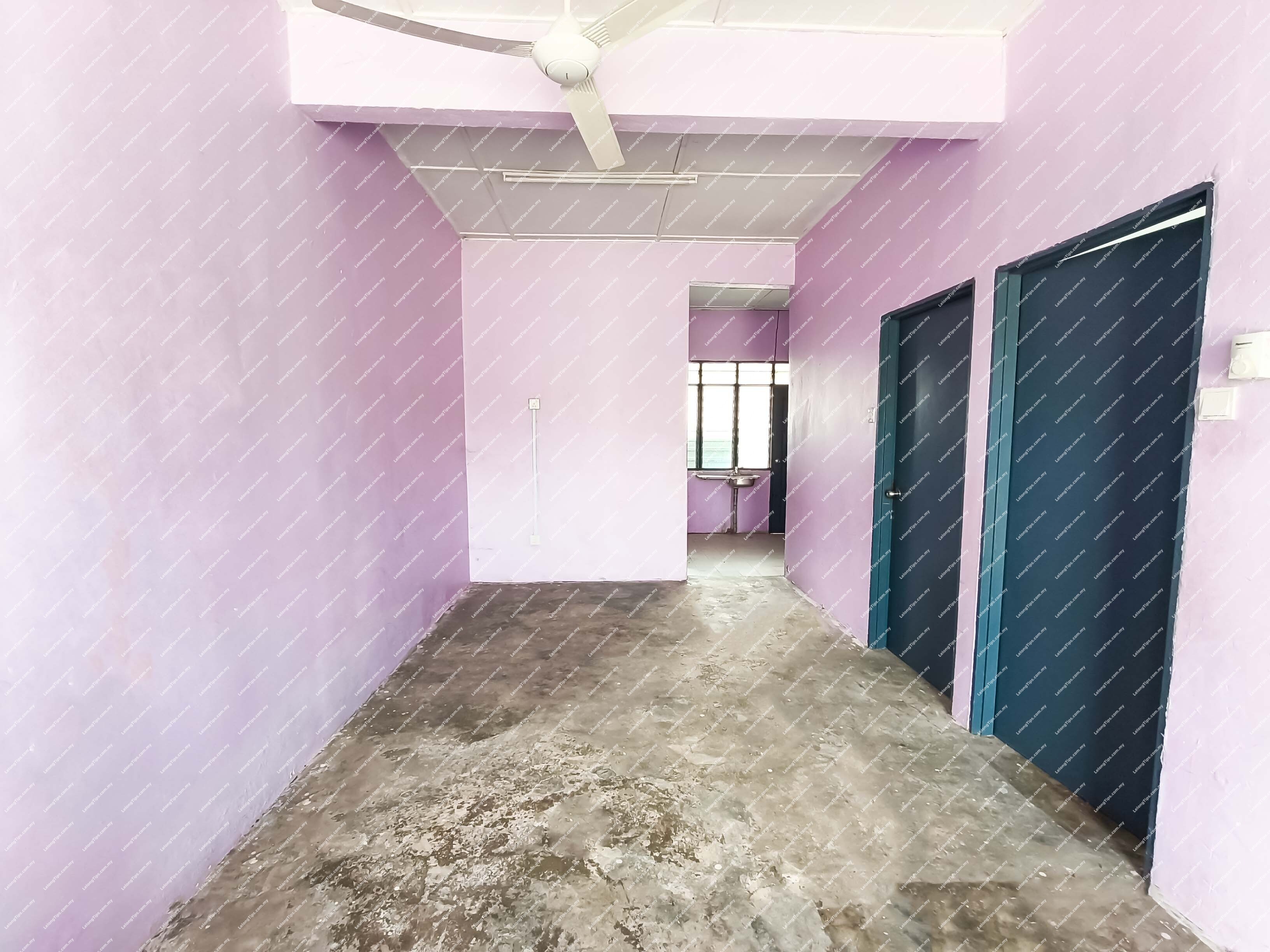 [Great Value Home in a Mature Community] 1 Storey Terrace House [Convenient Location Near Schools, Shops and Daily Essentials] image 4
