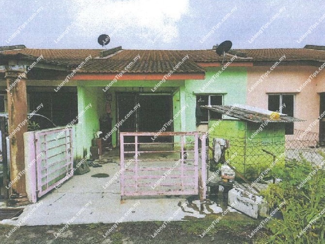Freehold 1 Storey Terrace House, Intermediate