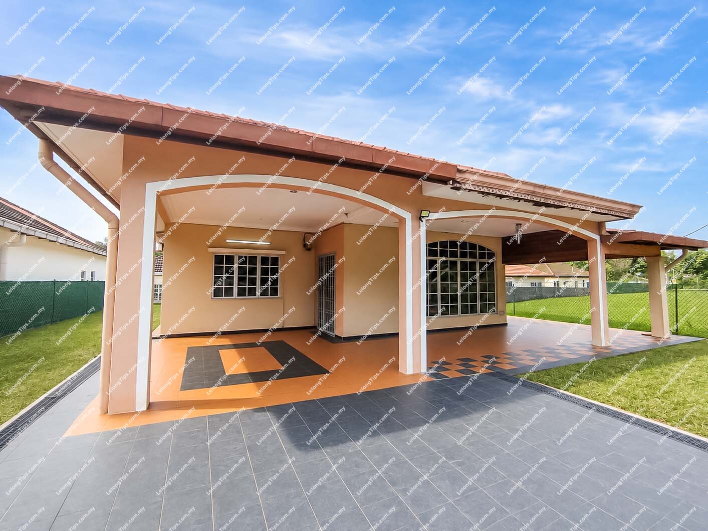 [Guarded Community at Kastrui Heights, Nilai] 1 Storey Bungalow & Land [Nearby to Nilai Spring Golf & Country Club; Easy Access via ELITE, LEKAS & PLUS Highways] image 4