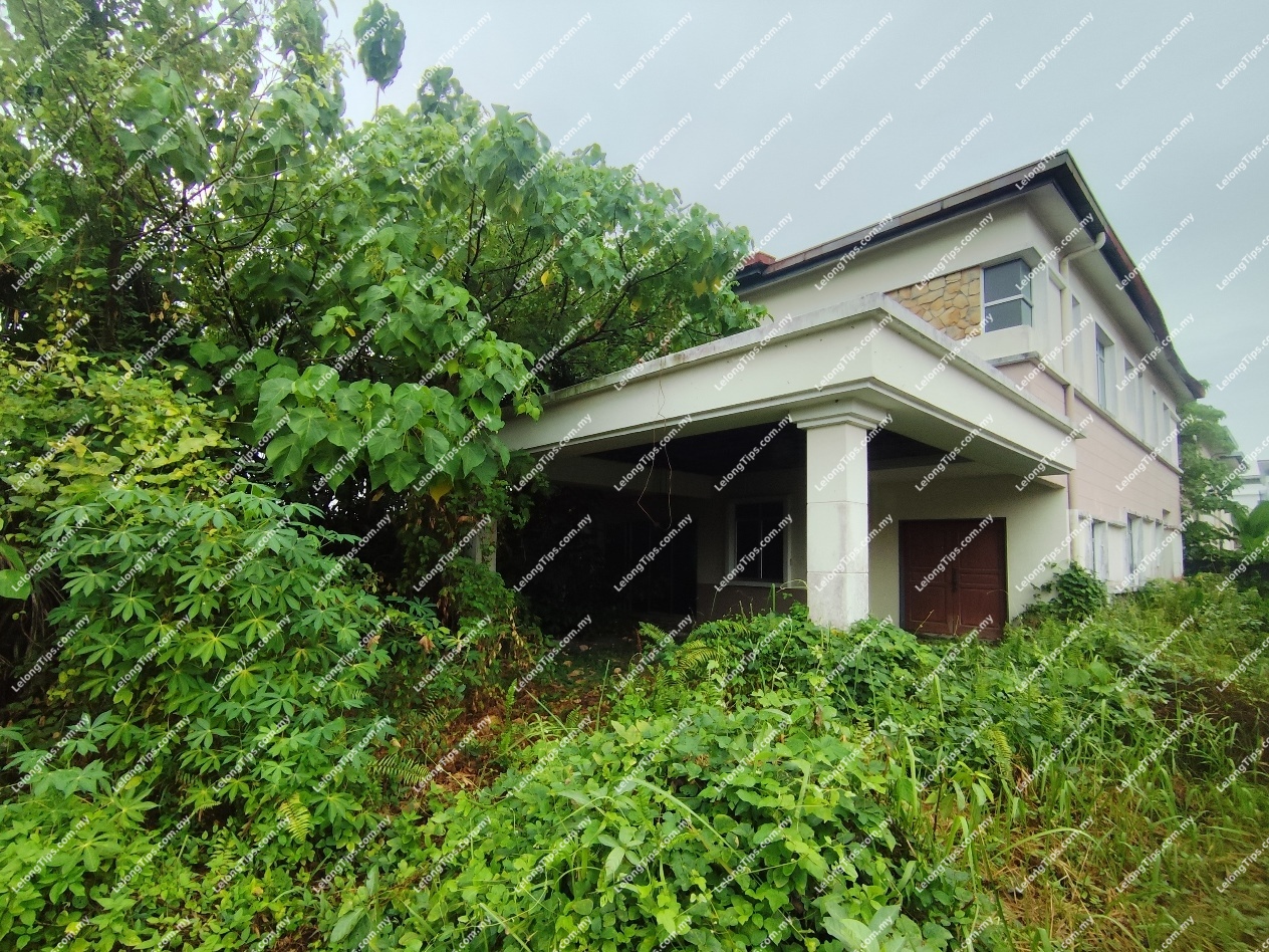 2 Storey Bungalow