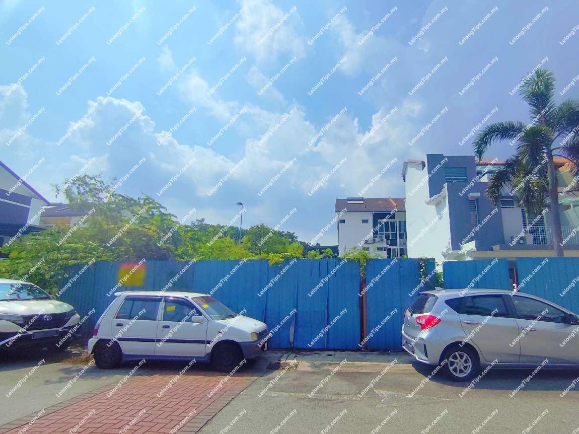Terrace House Plot