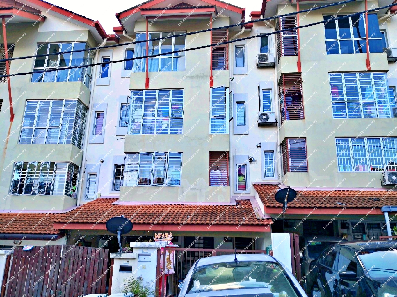 [Surrounded by a variety of shops] Town House [6 min NSK Trade City Selayang]