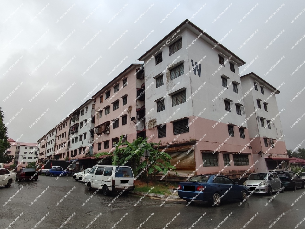 [ROI up to 5%] Freehold 3 Bedroom Baiduri Apartment, Low Cost [10 min to Lotus's Semenyih]