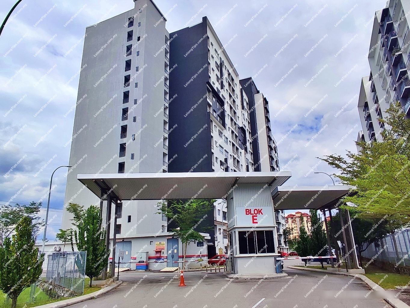 [8 min to Selangor Islamic University] Apartment, Low Cost, Renovated [Just 11 min away from the vibrant Bangi Wonderland] image 3