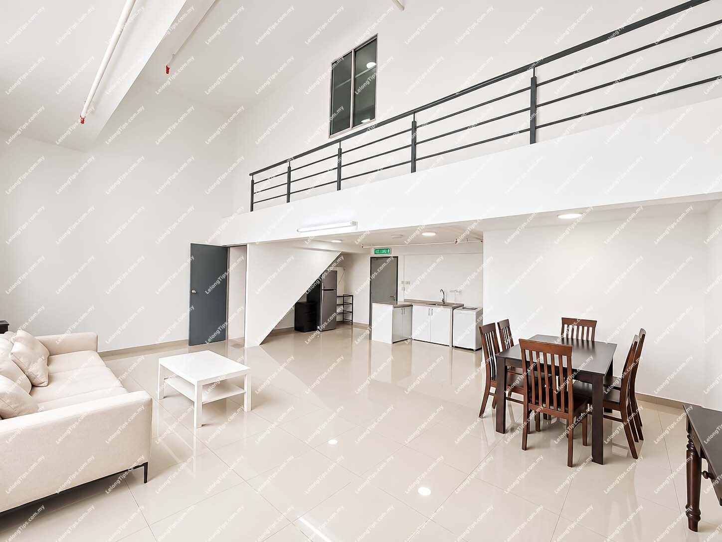 [Walk to LRT3 Subang] Loft Office Unit [Renovated] [Fully Furnished]