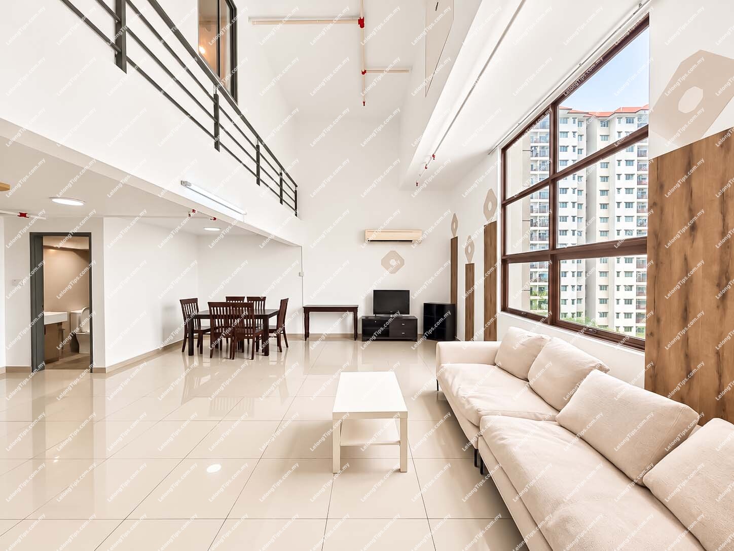 [Walk to LRT3 Subang] Loft Office Unit [Renovated] [Fully Furnished]