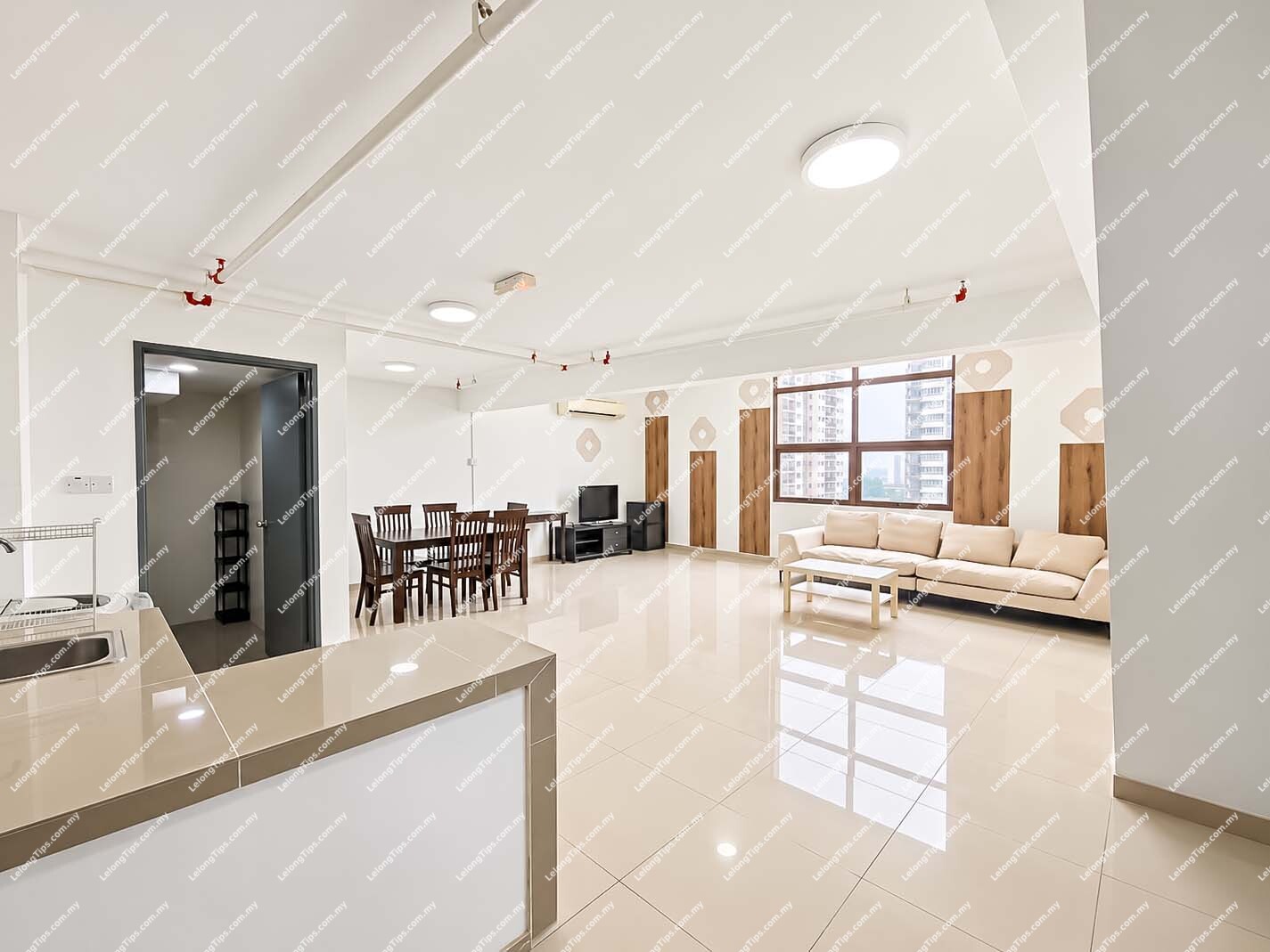[Walk to LRT3 Subang] Loft Office Unit [Renovated] [Fully Furnished]