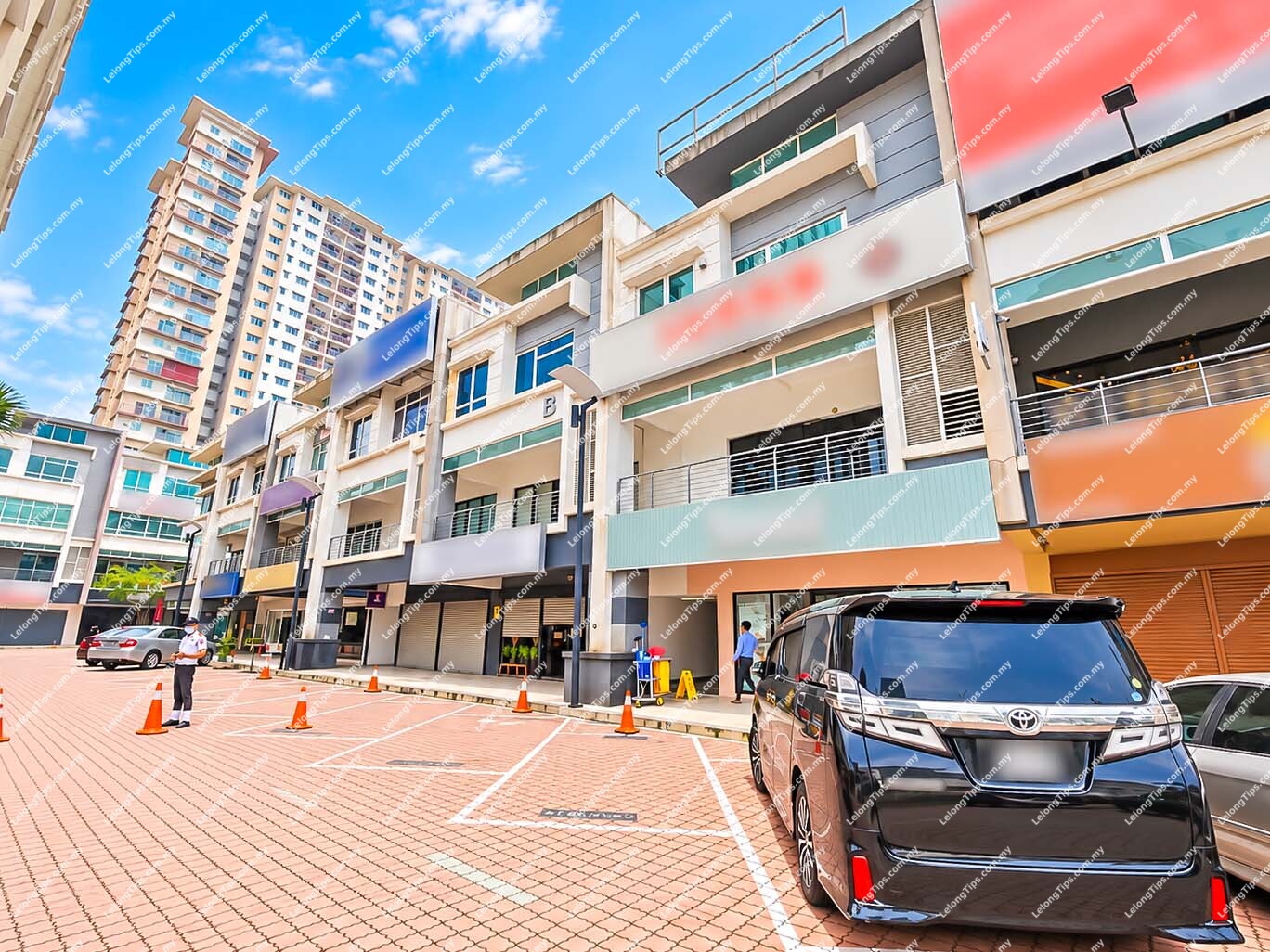 [Walk to LRT3 Subang] Loft Office Unit [Renovated] [Fully Furnished]