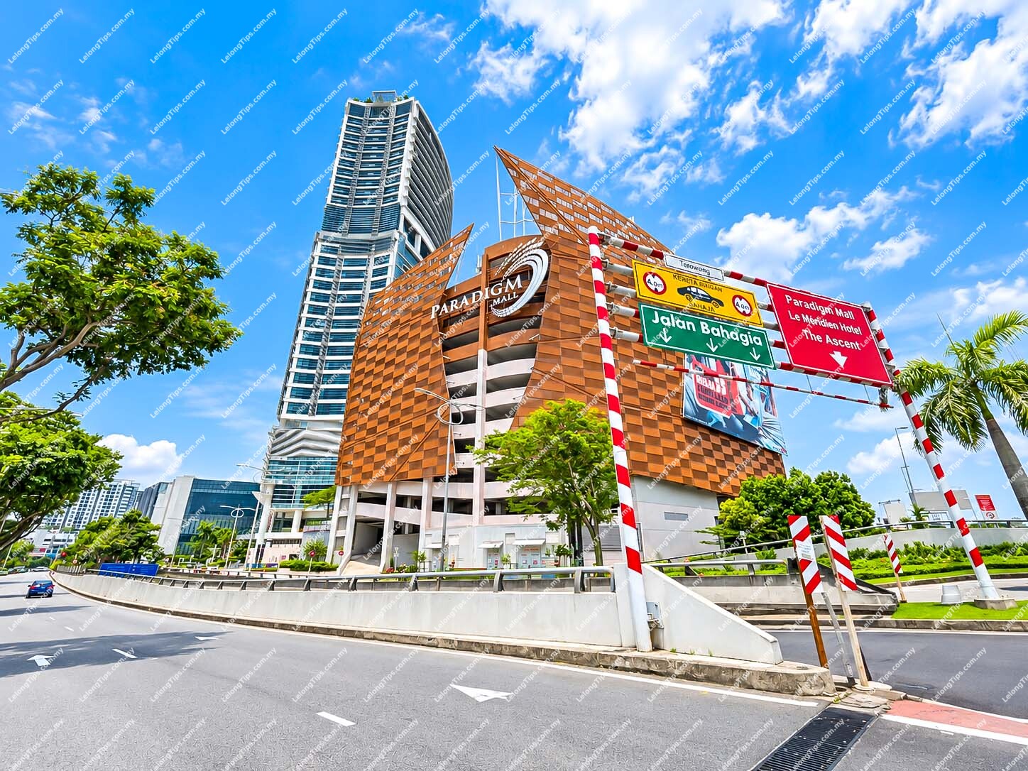 [Walk to LRT3 Subang] Loft Office Unit [Renovated] [Fully Furnished]