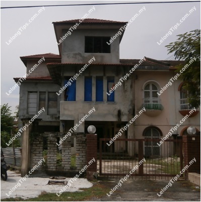 2.5 Storey Terrace House