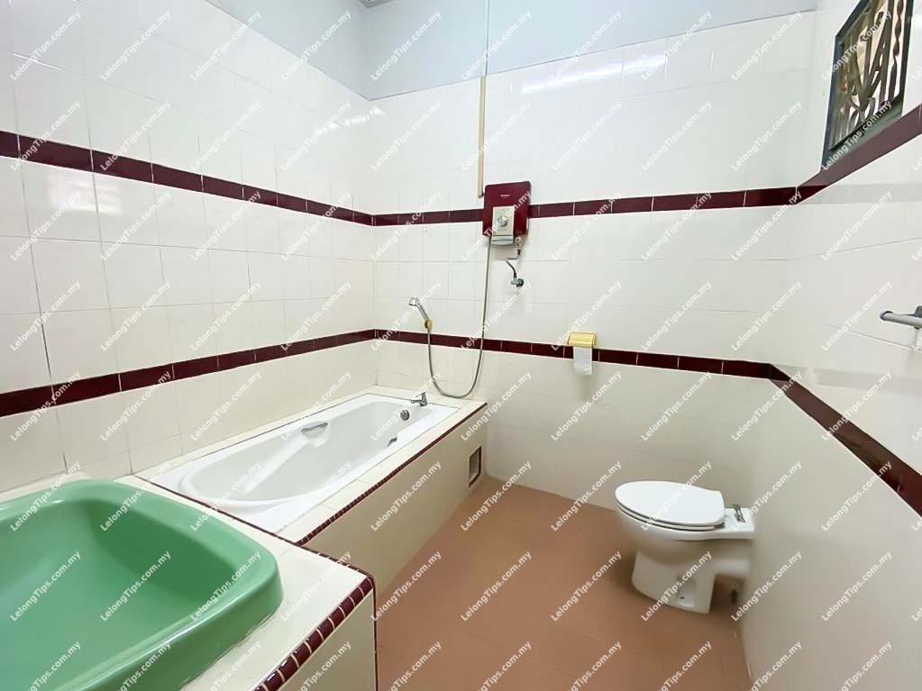[Vacant Unit] 1 Storey Semi Detached House [Easy access to the North–South Expressway]
