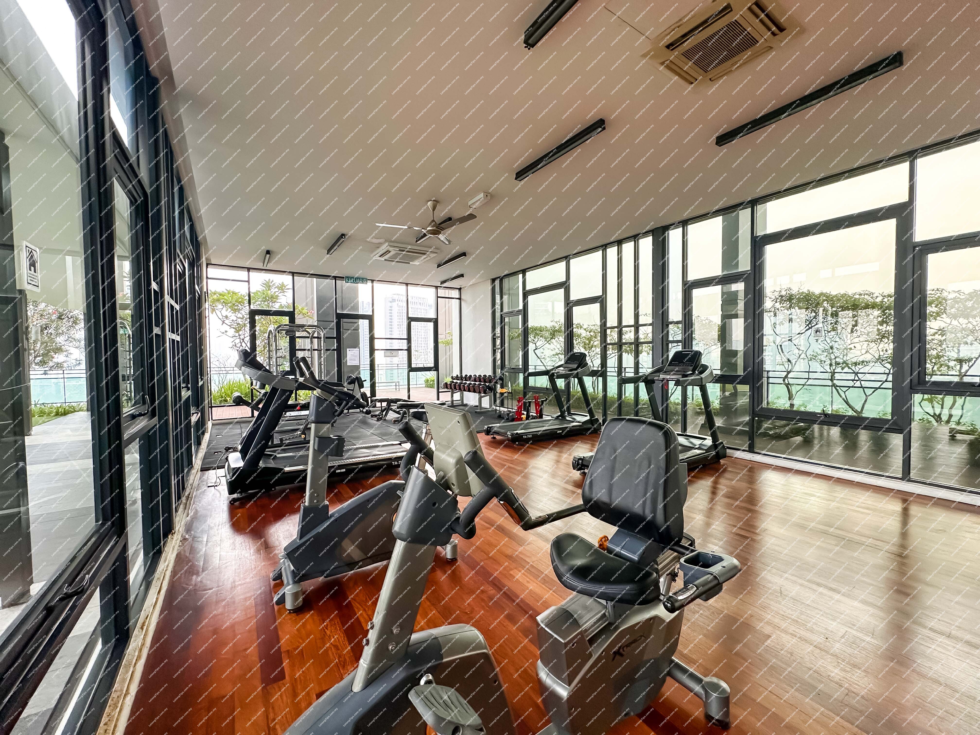 [Vacant Unit; Ideal for Own Stay or Investment] Service Residence [10 min to MRT Kuchai Lama, 13 min to Mid Valley Shopping Mall]