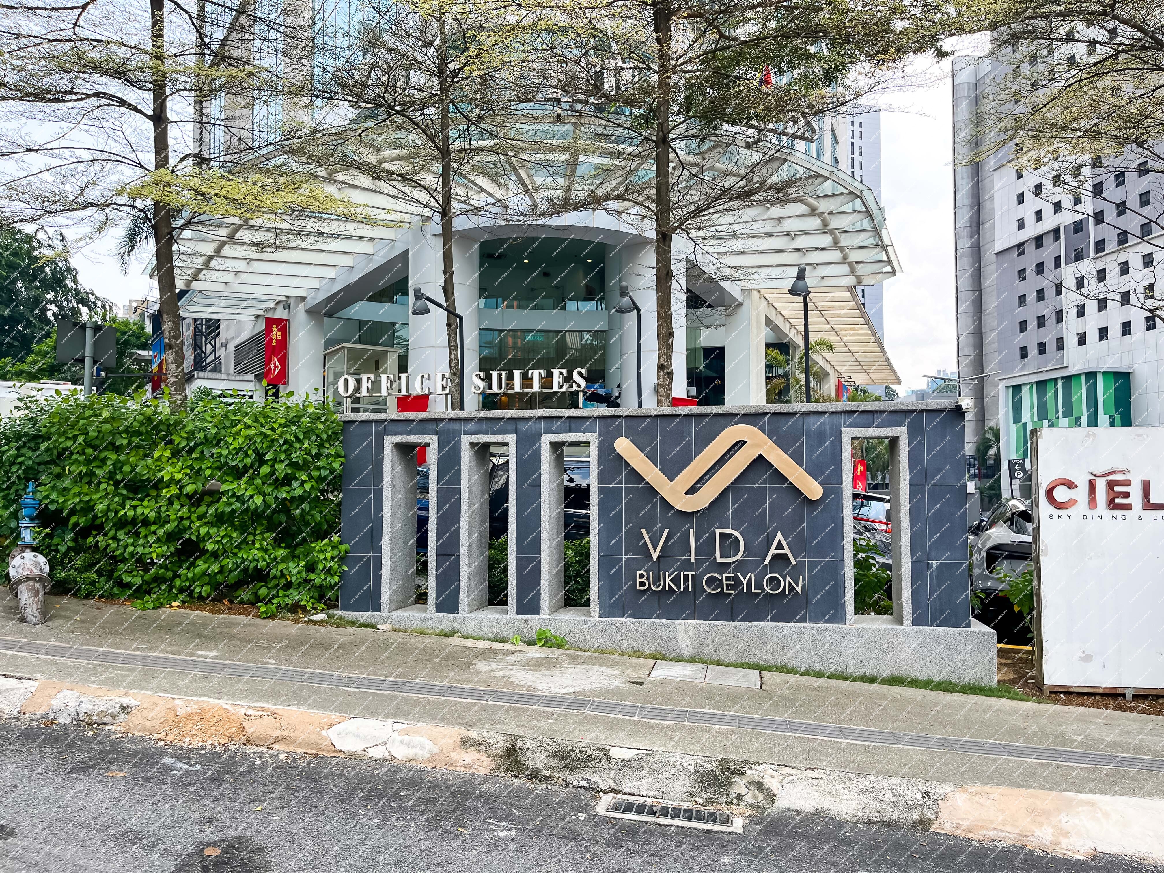 [Up to RM 8,000/Month Rental Yield; Tourists Hot Spot in Bukit Ceylon] Serviced Suite [Low Density High Security | Just 3 mins walk to Changkat]