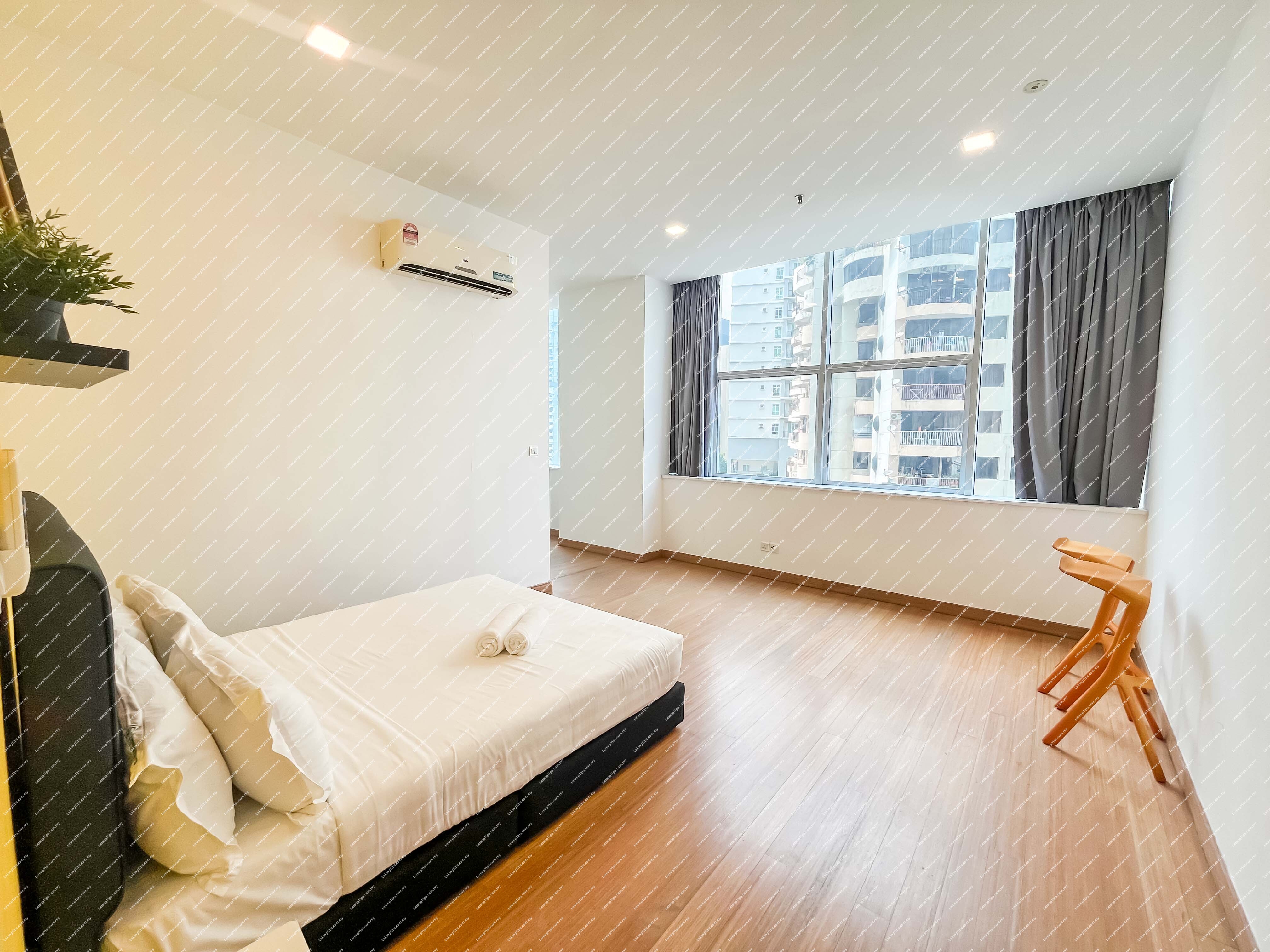[Up to RM 8,000/Month Rental Yield; Tourists Hot Spot in Bukit Ceylon] Serviced Suite [Low Density High Security | Just 3 mins walk to Changkat]