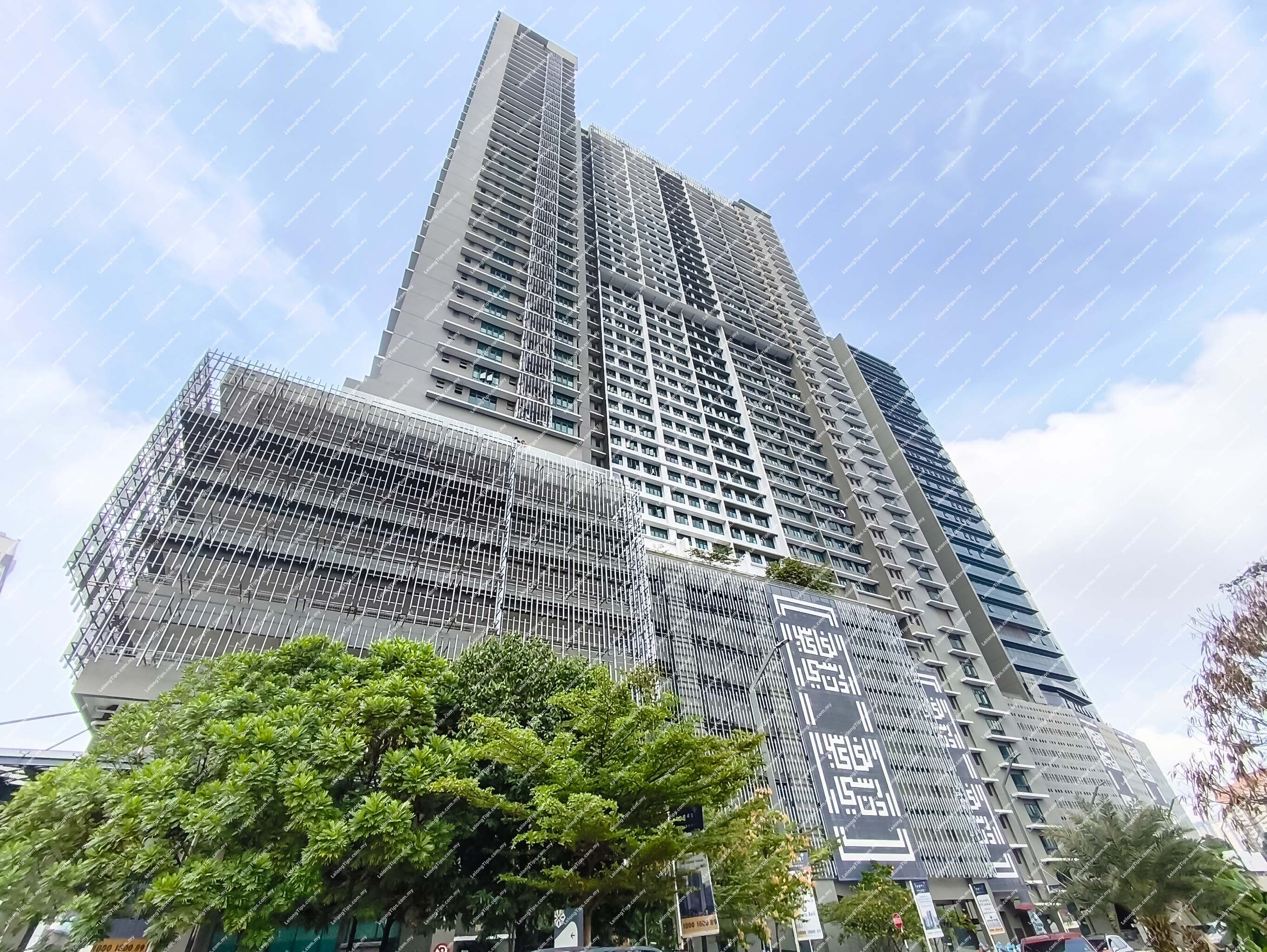 [Airbnb & Homestay Ready; Potential Gross Rental Yield of Up to 5.8% p.a.] Condominium [Enjoy Easy Access to Saloma Link Bridge, KLCC & Avenue K Mall]