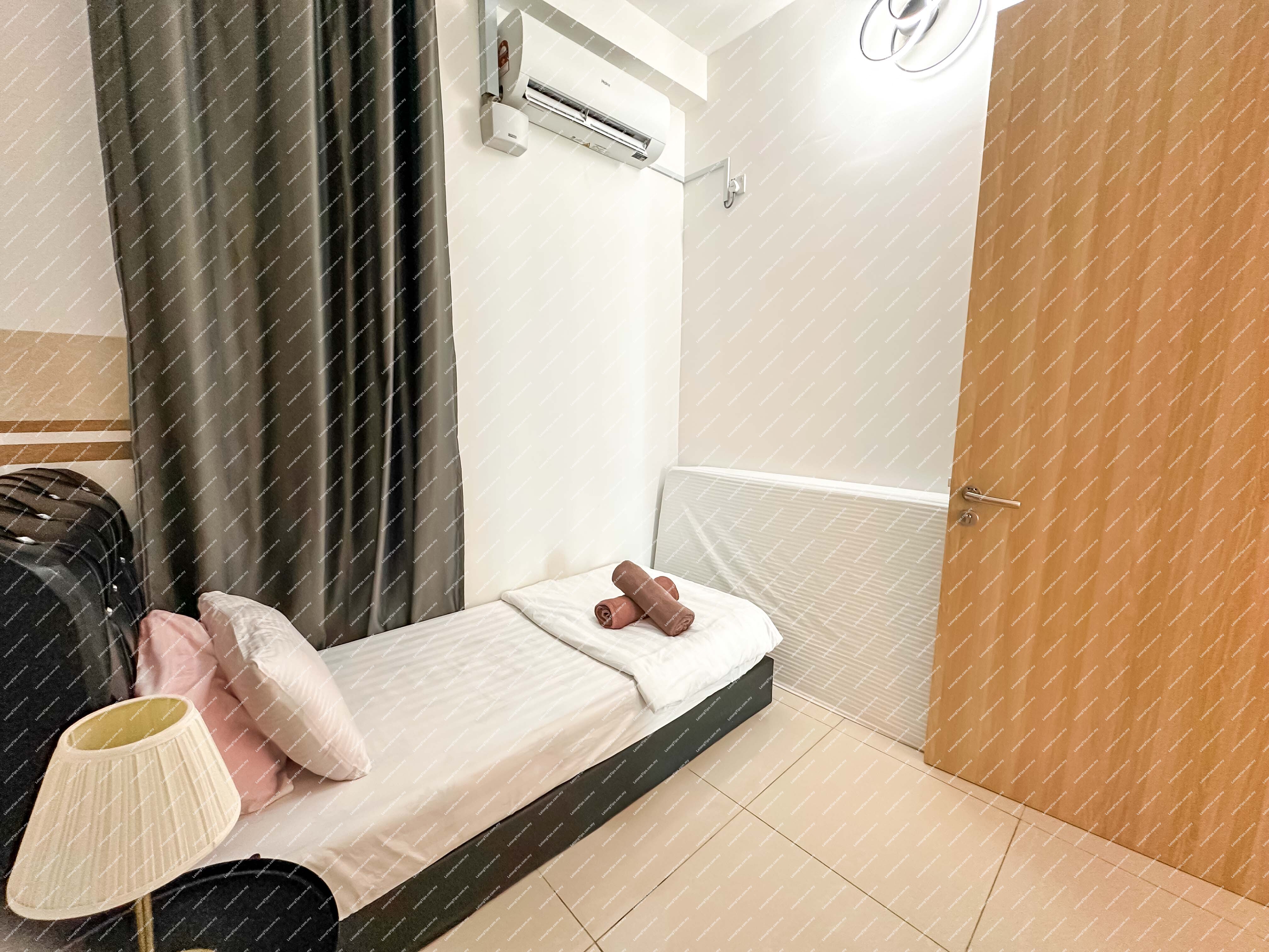 [Airbnb & Homestay Ready; Potential Gross Rental Yield of Up to 5.8% p.a.] Condominium [Enjoy Easy Access to Saloma Link Bridge, KLCC & Avenue K Mall]