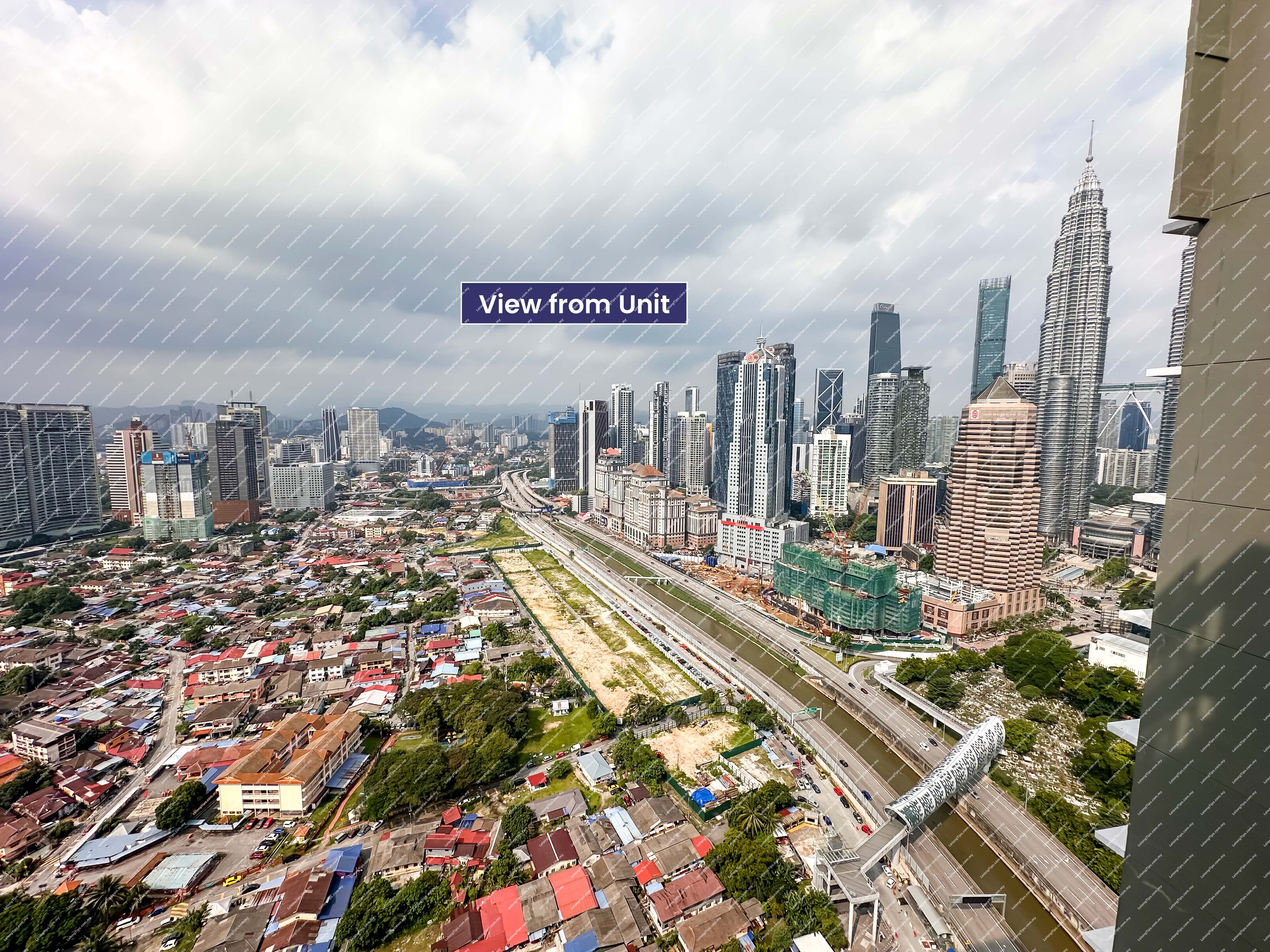[Airbnb & Homestay Ready; Potential Gross Rental Yield of Up to 5.8% p.a.] Condominium [Enjoy Easy Access to Saloma Link Bridge, KLCC & Avenue K Mall]