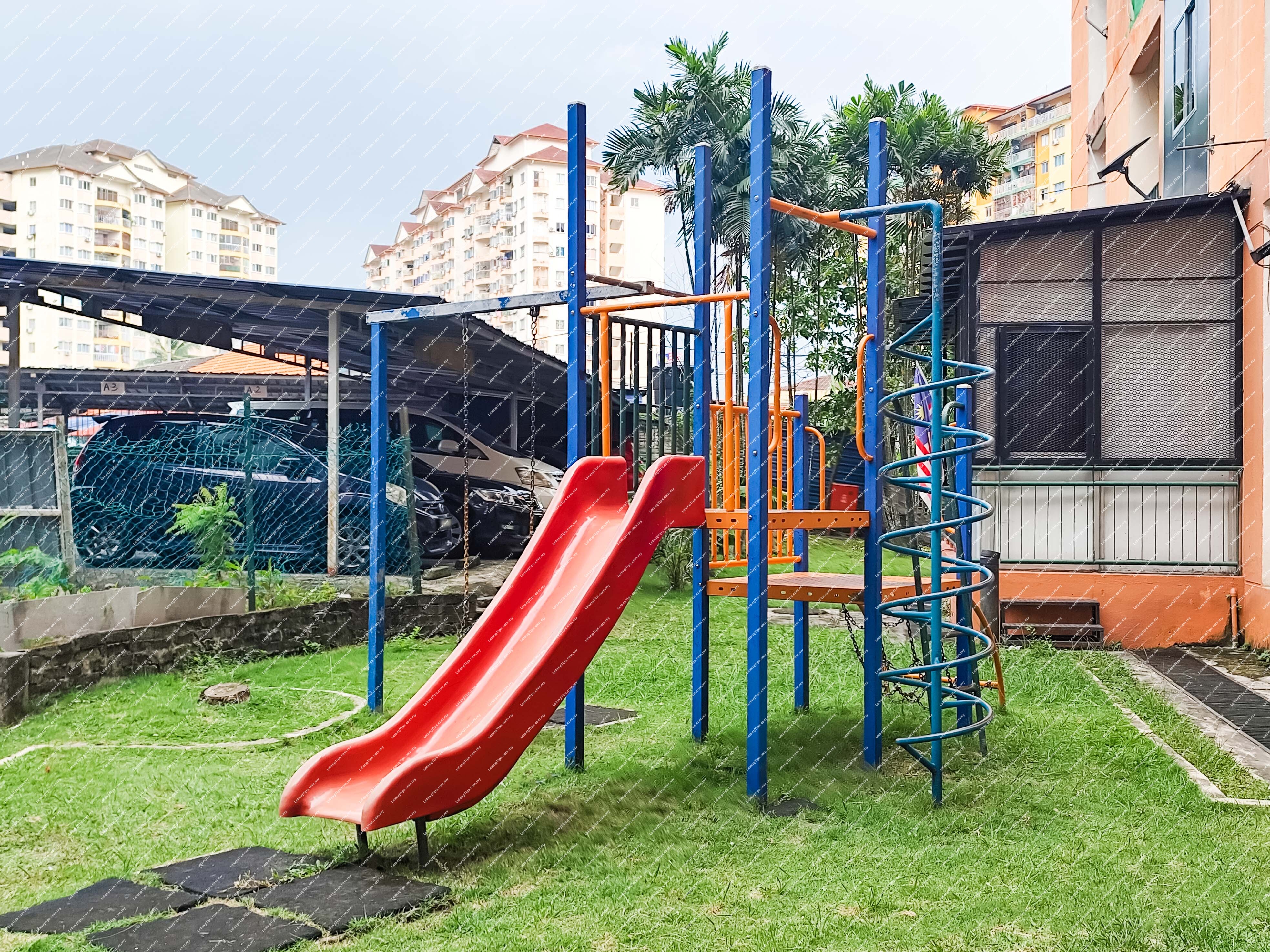 [Conveniently Located Condominium in Ampang] Condominium [Well-Connected Home Close to LRT & Daily Amenities]